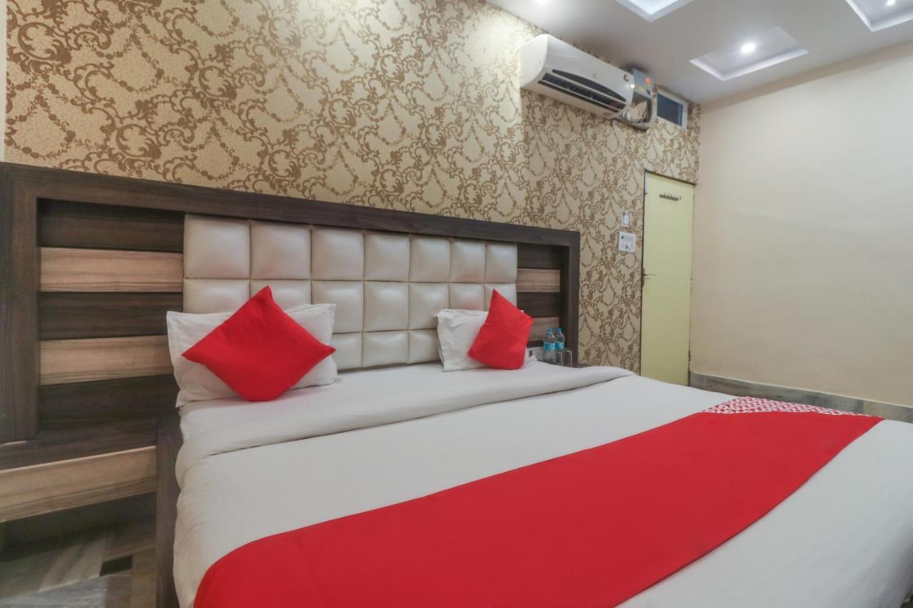 Oyo 60651 Hotel Arya 瓦拉纳西 外观 照片