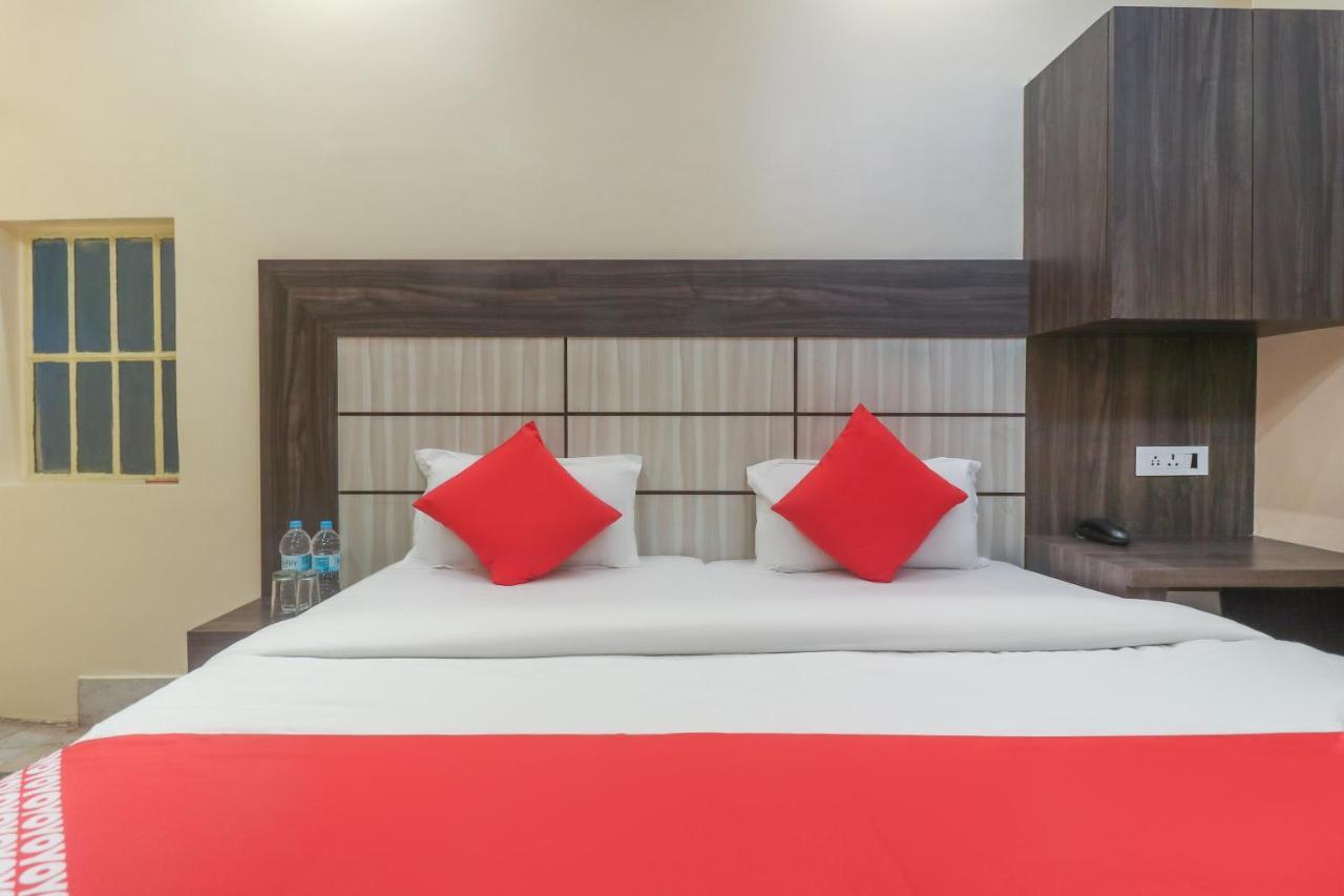Oyo 60651 Hotel Arya 瓦拉纳西 外观 照片
