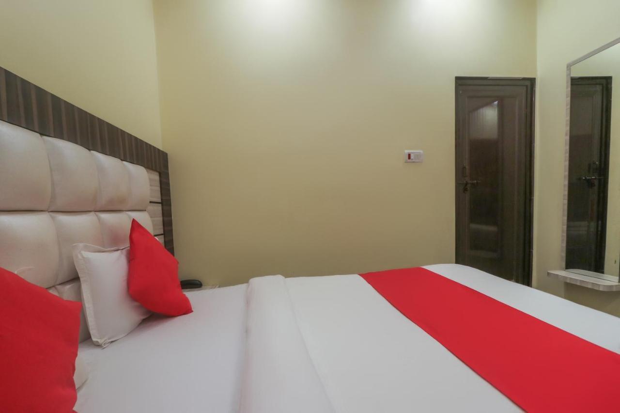 Oyo 60651 Hotel Arya 瓦拉纳西 外观 照片
