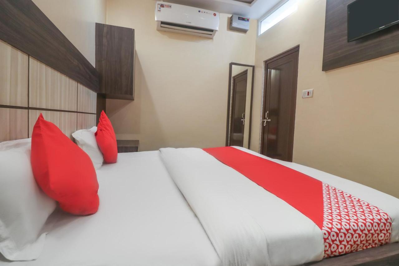 Oyo 60651 Hotel Arya 瓦拉纳西 客房 照片